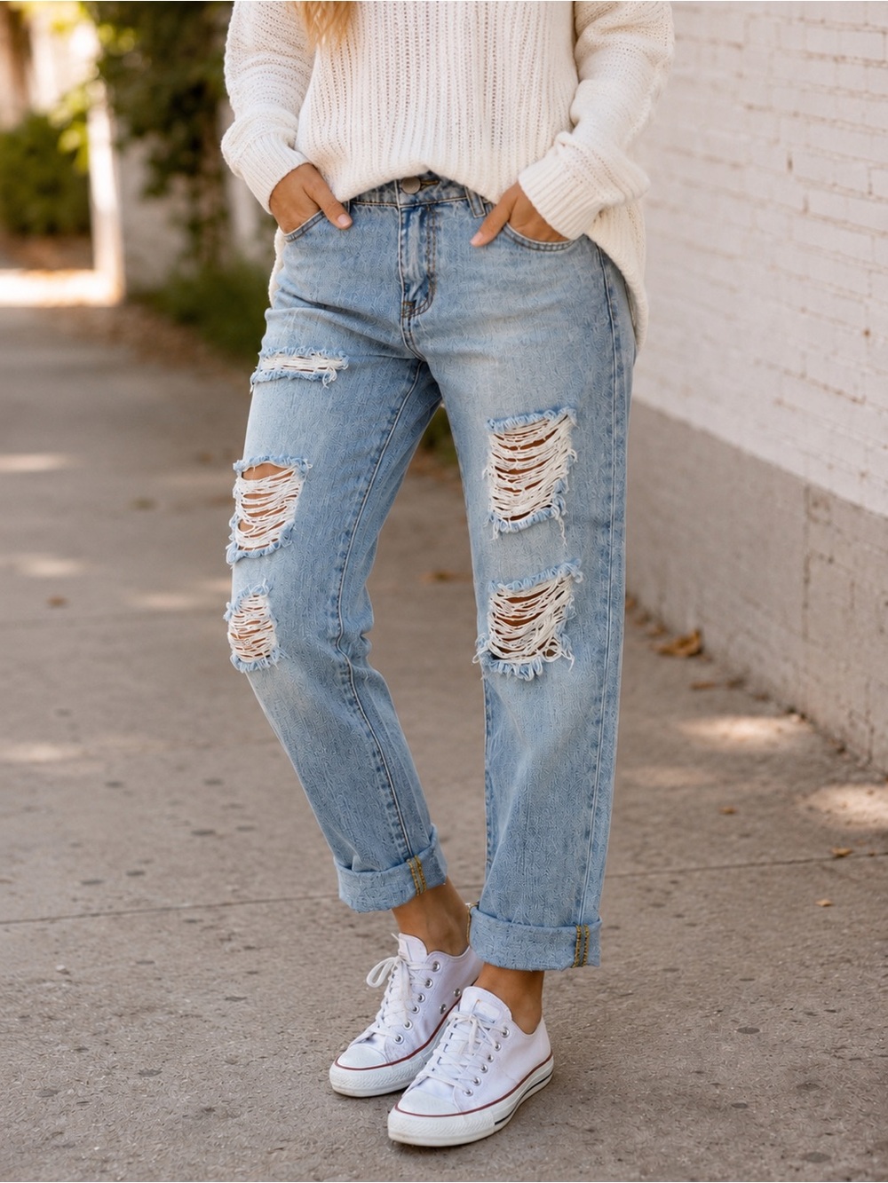 Ashley Mason Distressed Boyfriend Jeans Size 7 Light Wash Cropped